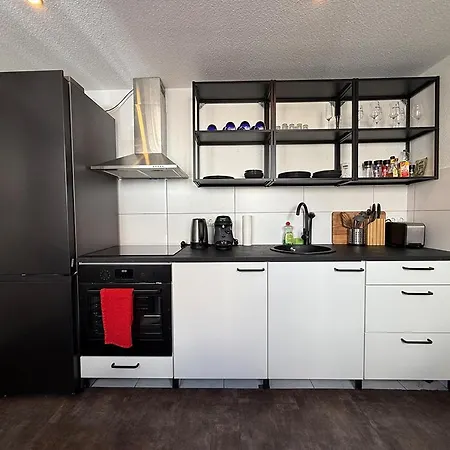 Fachwerkhaus Mit 2 Getrennten Schlafzimmern, Wohnzimmer Und Küche *