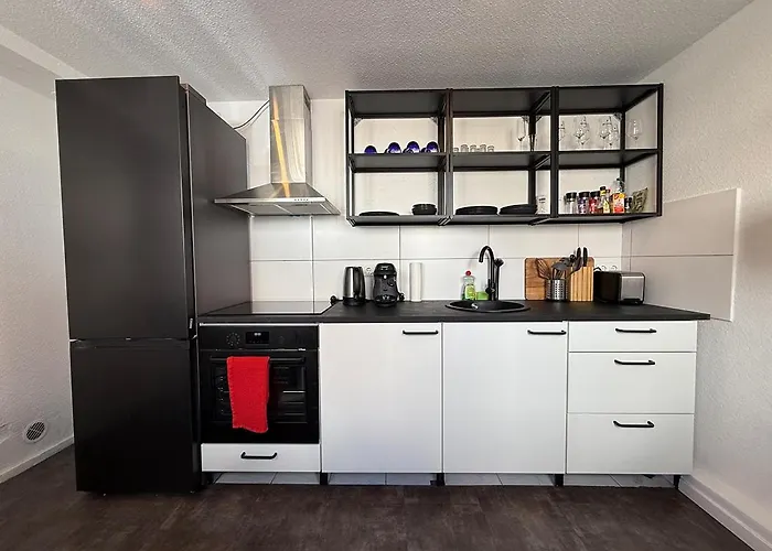 Fachwerkhaus Mit 2 Getrennten Schlafzimmern, Wohnzimmer Und Kueche *